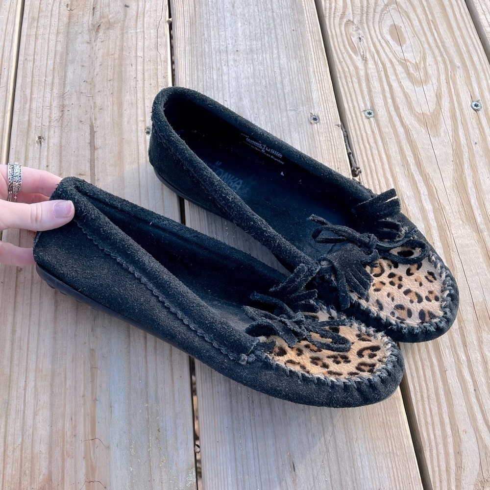 Minnetonka Genuine Leather Calf Hair Detail Classic Slip On Moccasin Flats